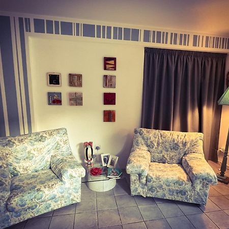 Le Pinette Bed and Breakfast Ameglia Exteriör bild