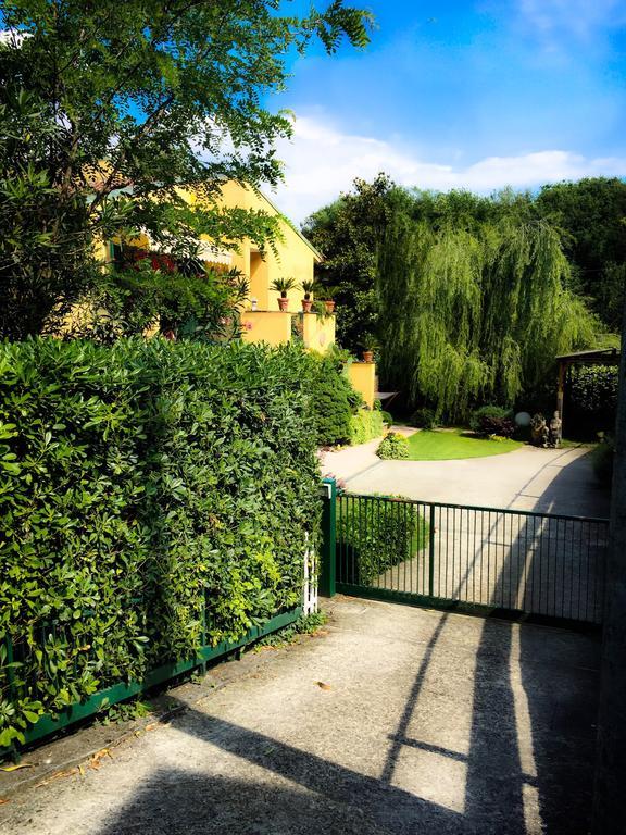 Le Pinette Bed and Breakfast Ameglia Exteriör bild